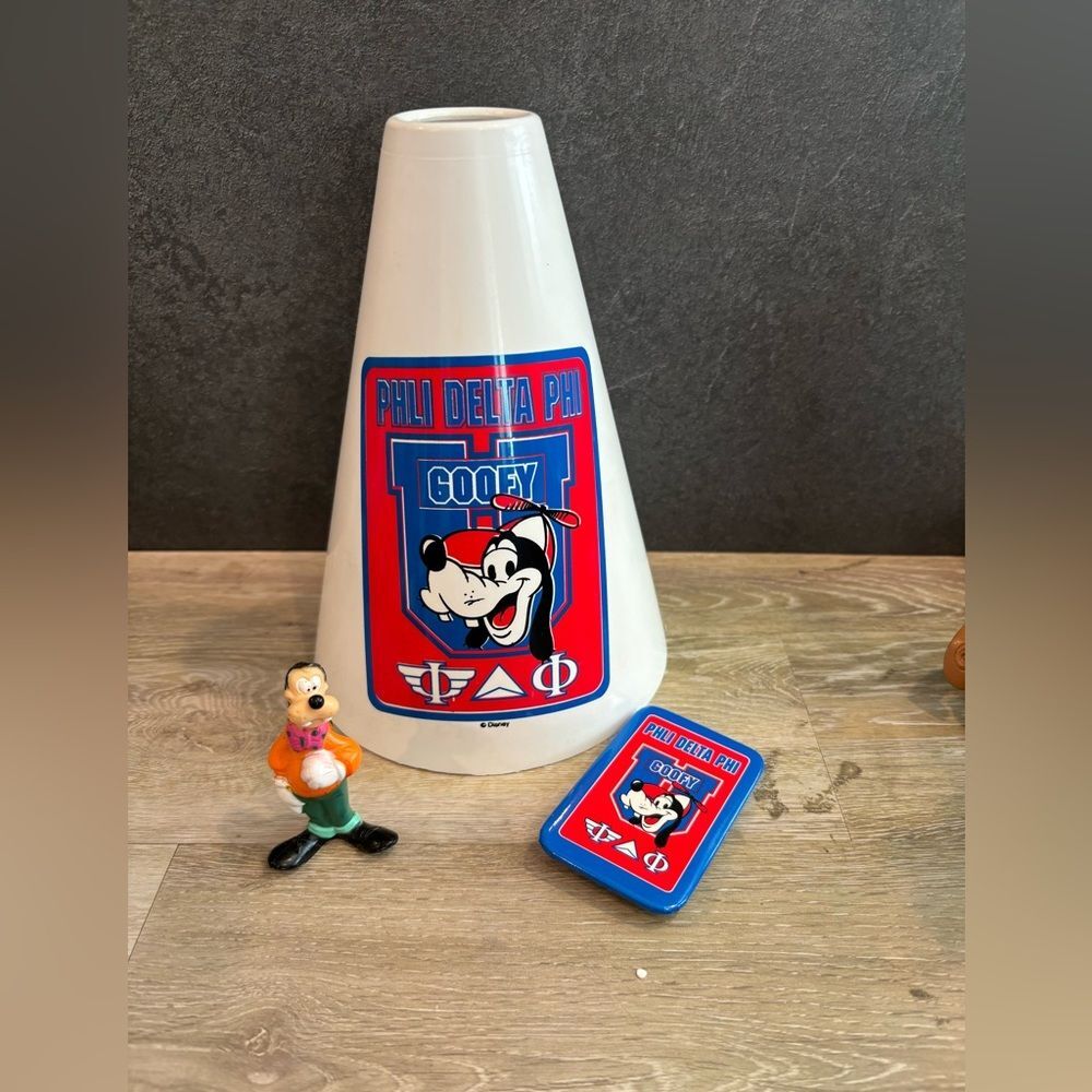Vintage Disney Goofy Collegiate Collection